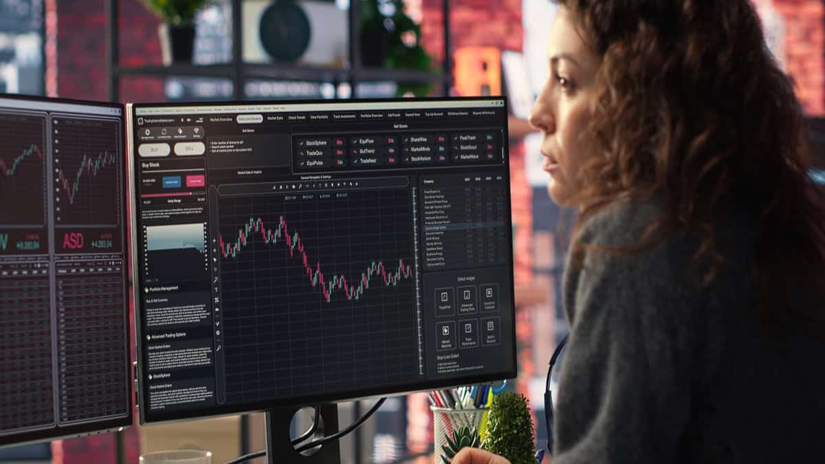 ETF Expense Ratios in 2026: How Fees Quietly Eat Your Returns (With Real Math)