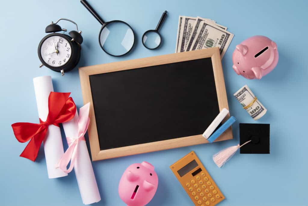 close up em objetos de educacao e economia 2